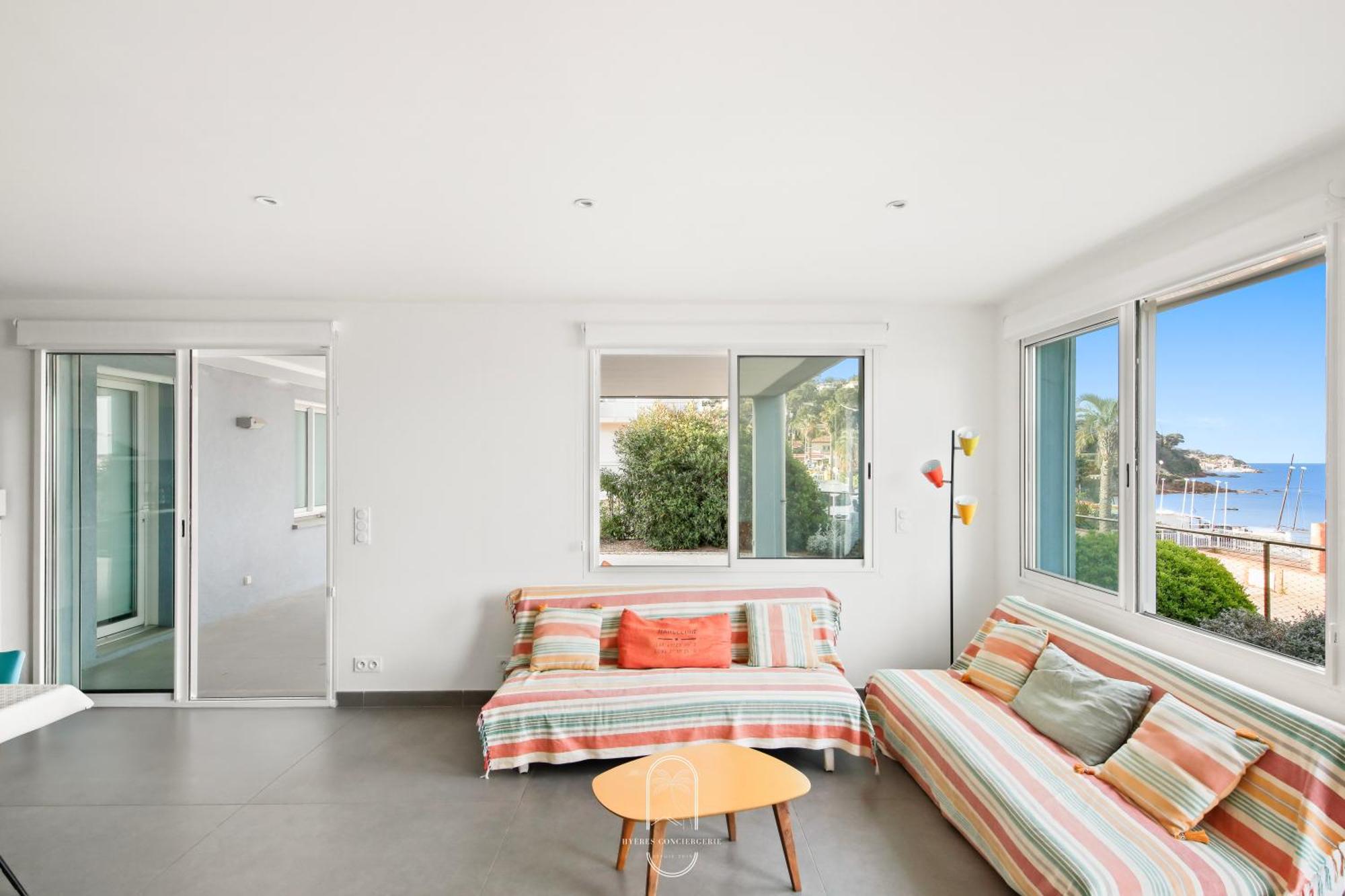 Antoine Rdj Vue Clim Wifi Parking 50m La Garonne Apartment Le Pradet